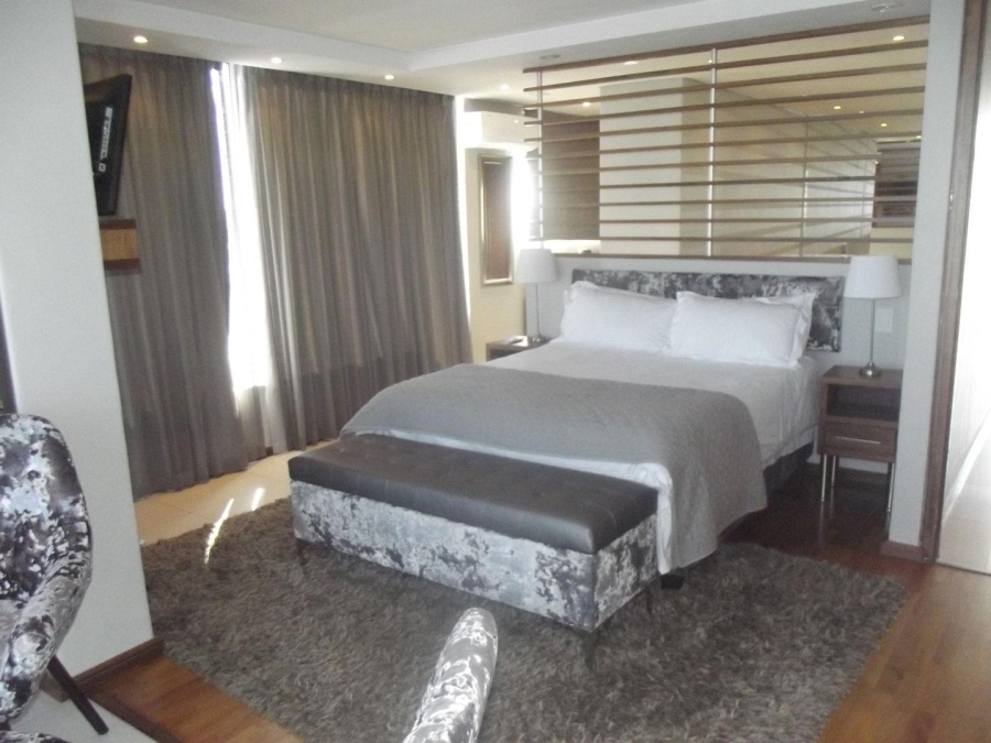 4 Bedroom Property for Sale in Bloubergrant Western Cape